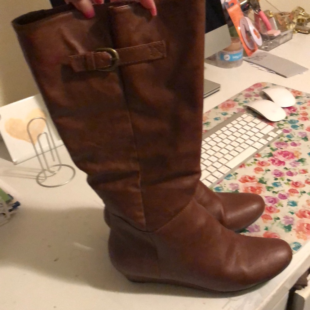 Cognac boots